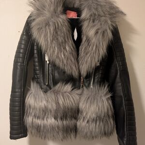 Elegant Black Leather Jacket with Gray Faux Fur